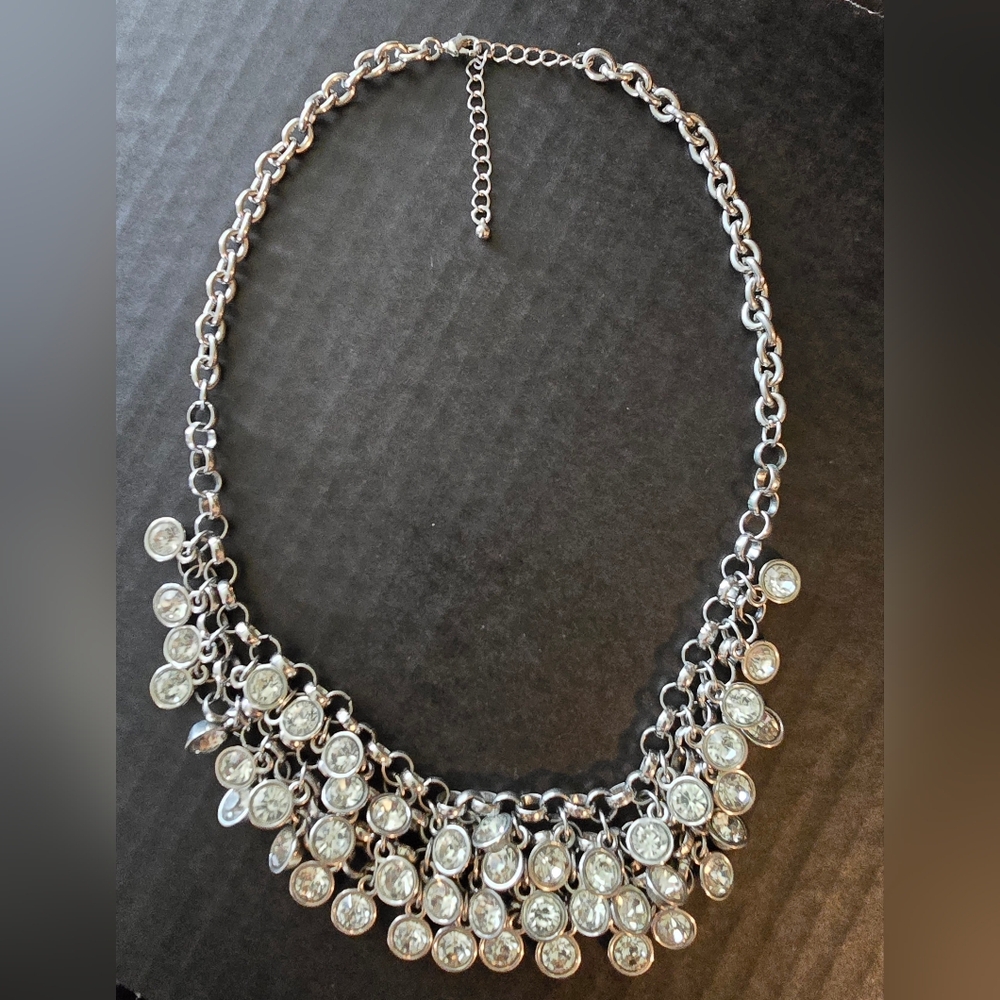 Statement necklace with individually set rhinestones and heavy style chain